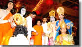 Sai Baba - Groupo Photos with students - Ramayana