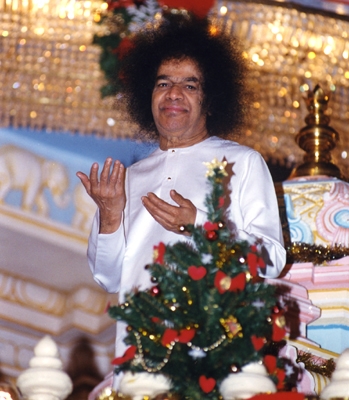 Constant reflection on the glory of God helps to transmute the body, mind and spirit.  Baba